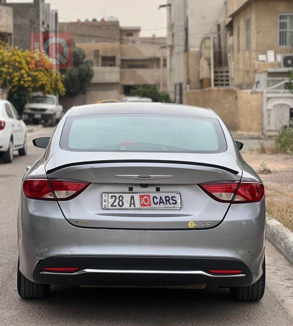 كرايسلر 200